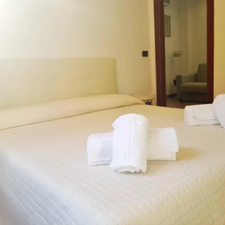 Santa Croce Modern With Two Bedrooms *