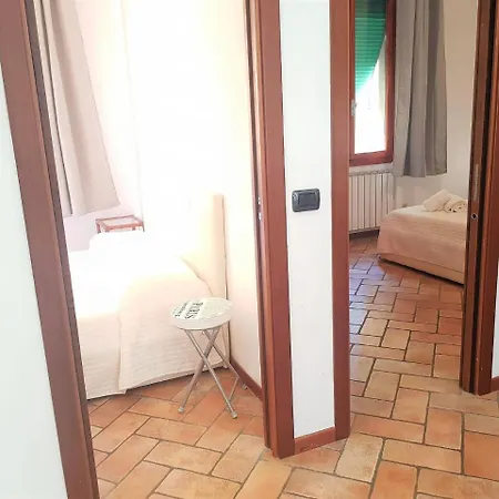 Santa Croce Modern With Two Bedrooms Apartamento
